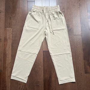 NWT Lululemon Pull On Tapered Leg Cropped Pant 23”